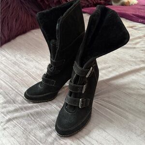 New Sofft Skagen Black Suede Mid Calf Fold Over Fur Cuff Buckle Boots Sz 7